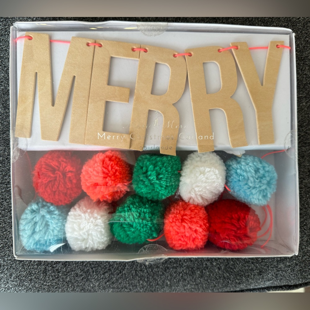 NIB Meri Meri 8 Ft Merry Christmas Garland